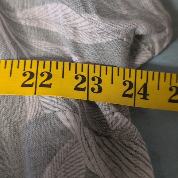 Tahari Tropical Leaf Print Linen Top. - Picture 4 of 6